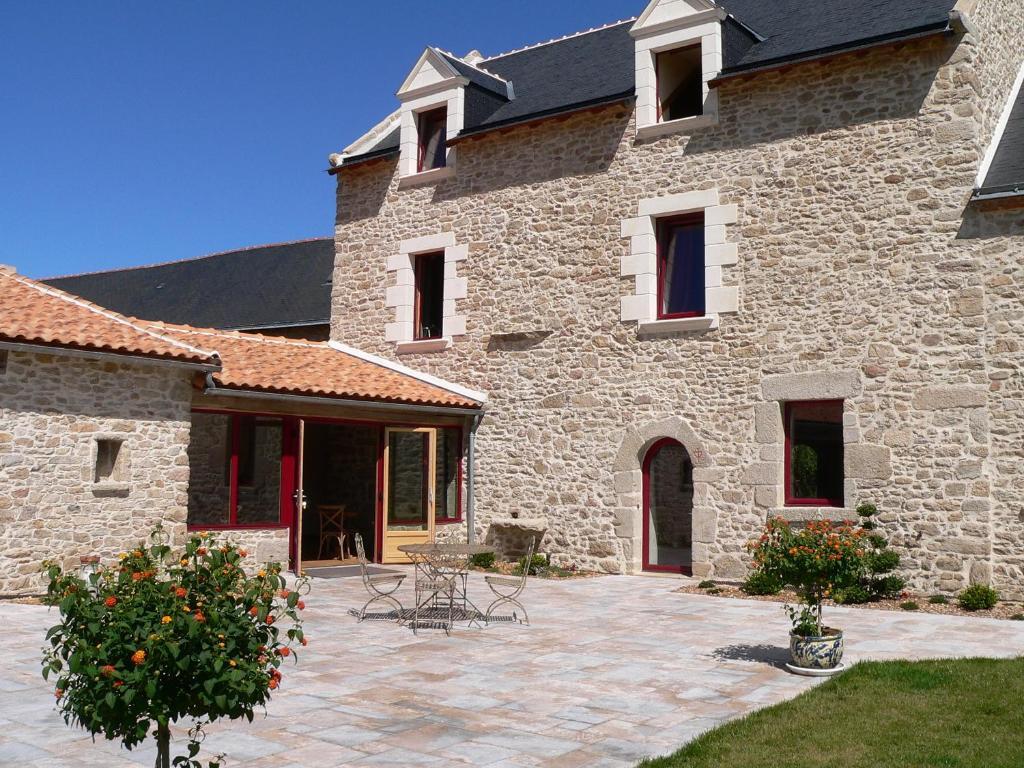 Le Manoir Du Pas Jahan Coueron Exterior photo